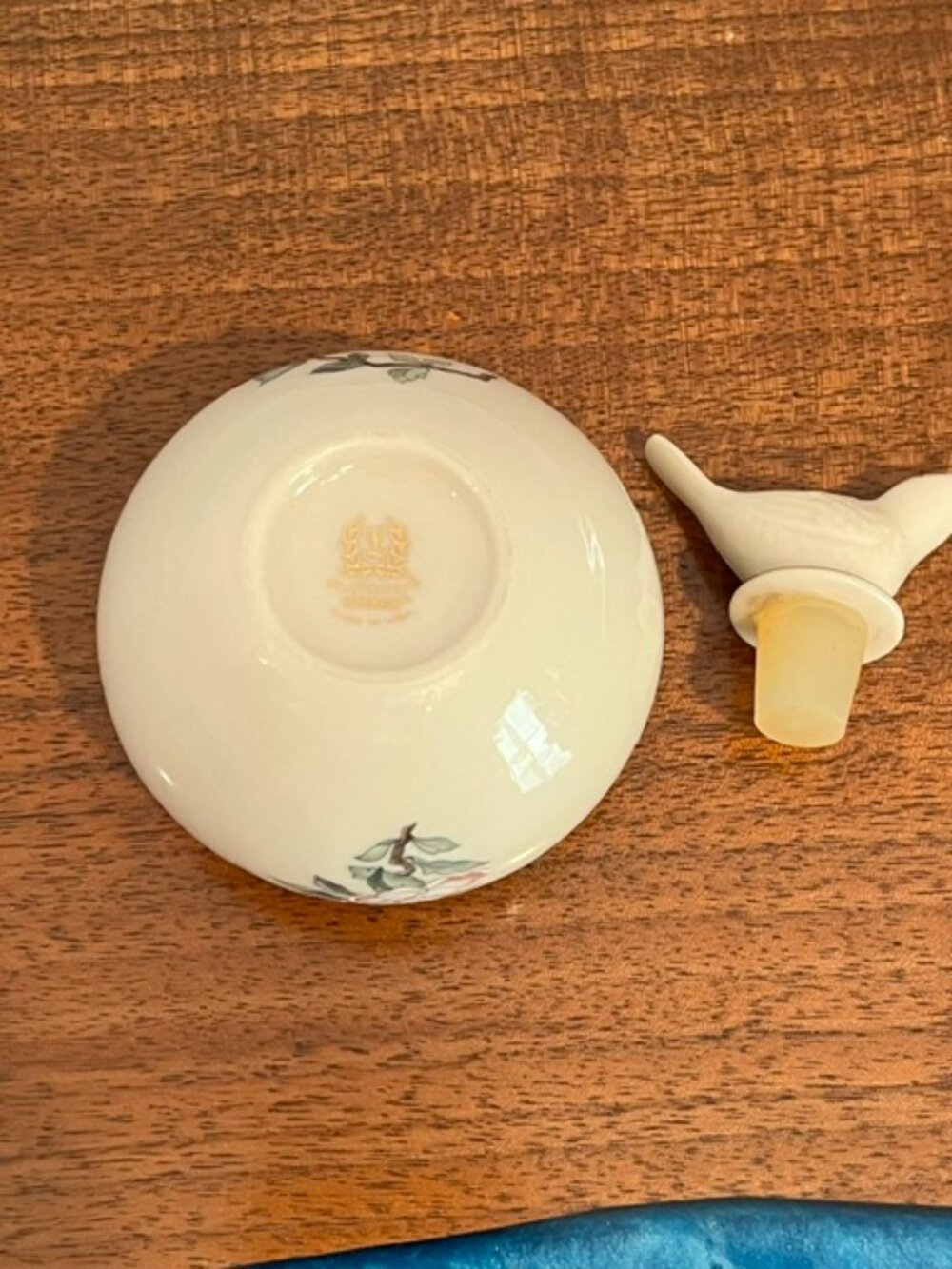Vtg Lenox Serenade Porcelain Perfume Bottle with Bird Stopper Floral Gold Gilt - Picture 6 of 7